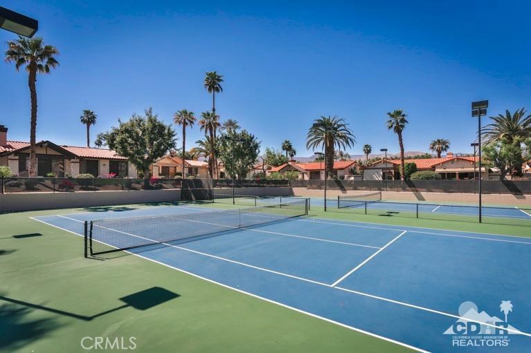 Los Lagos - Residential