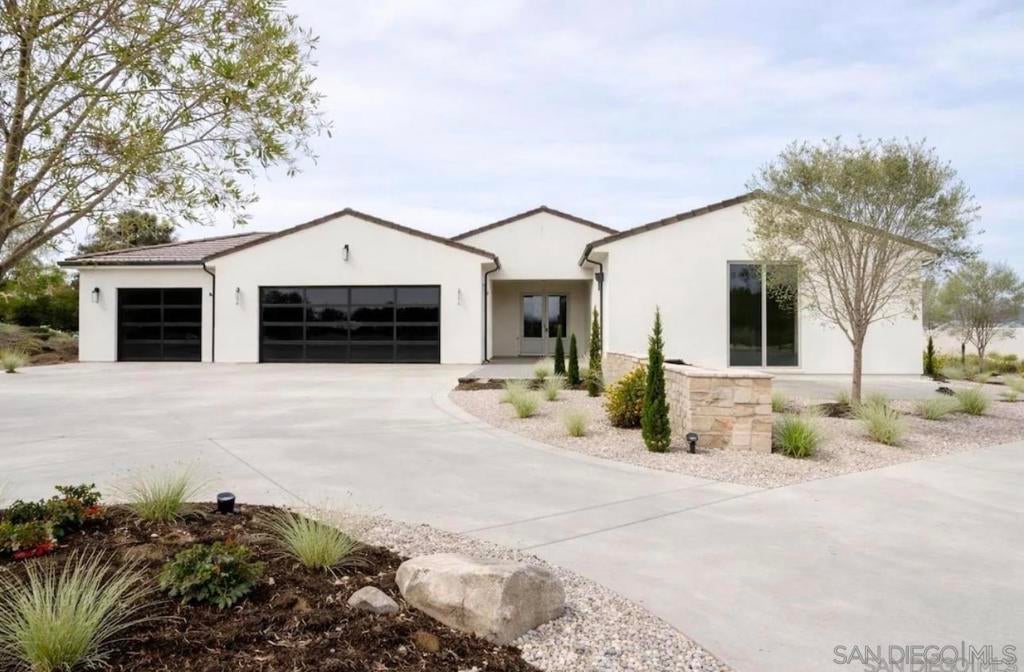 588 Twin Country Ln