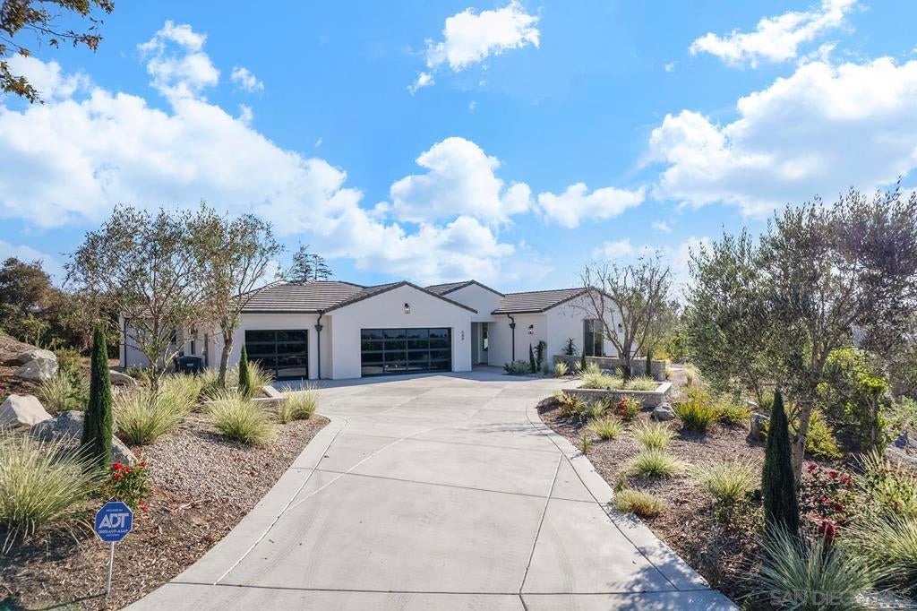 588 Twin Country Ln