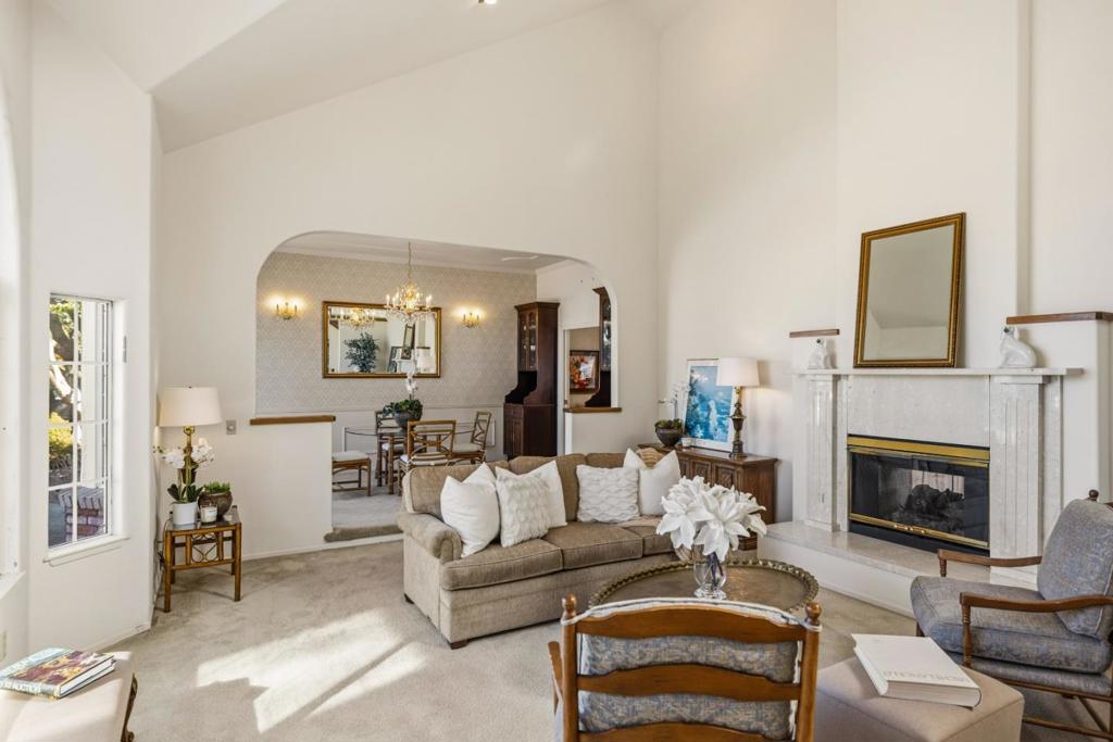 4035 Sunset Lane
