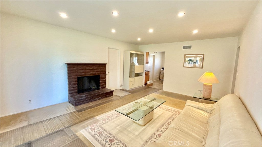 7244 HARDING CIR