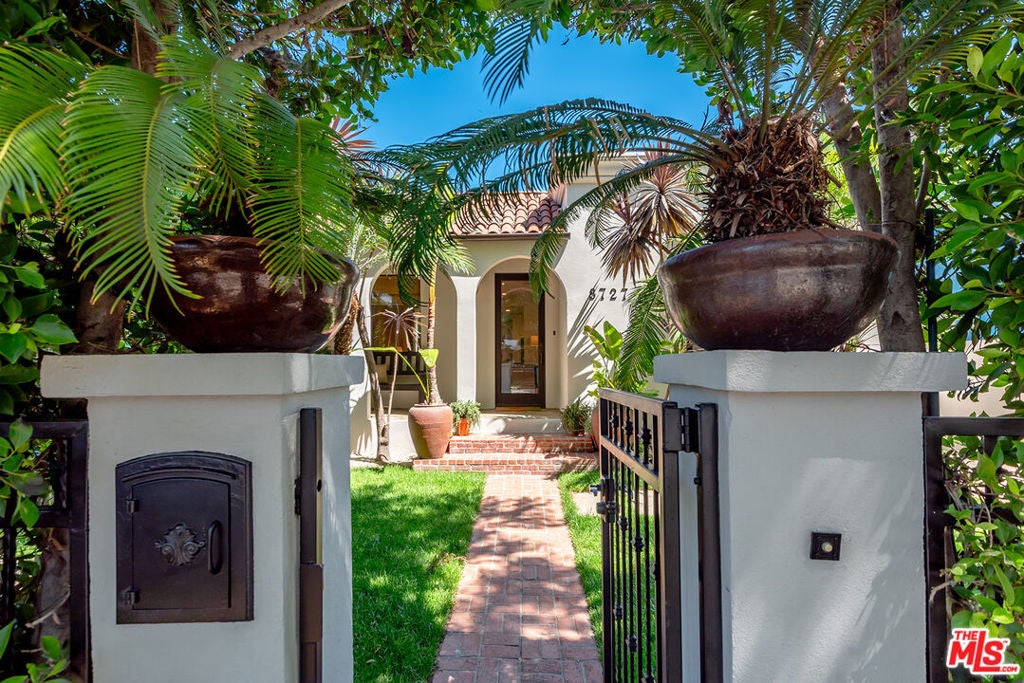 8727 Bonner Drive