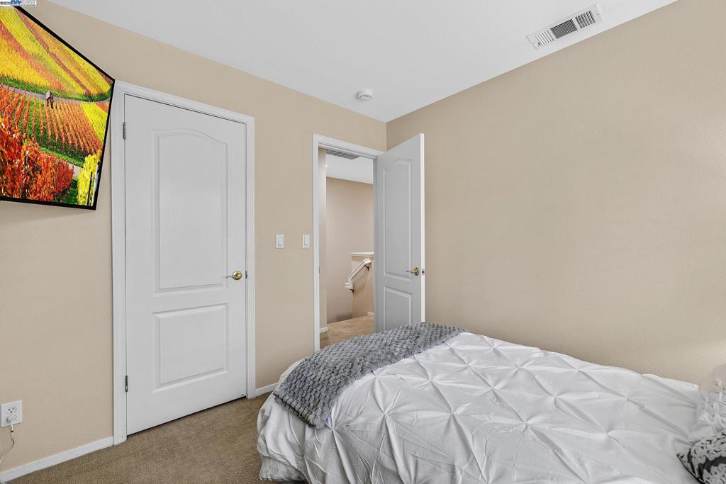 SUMMERGATE - Residential