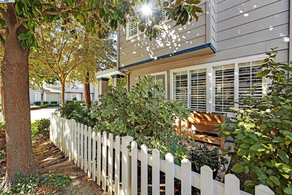 SUMMERGATE - Residential