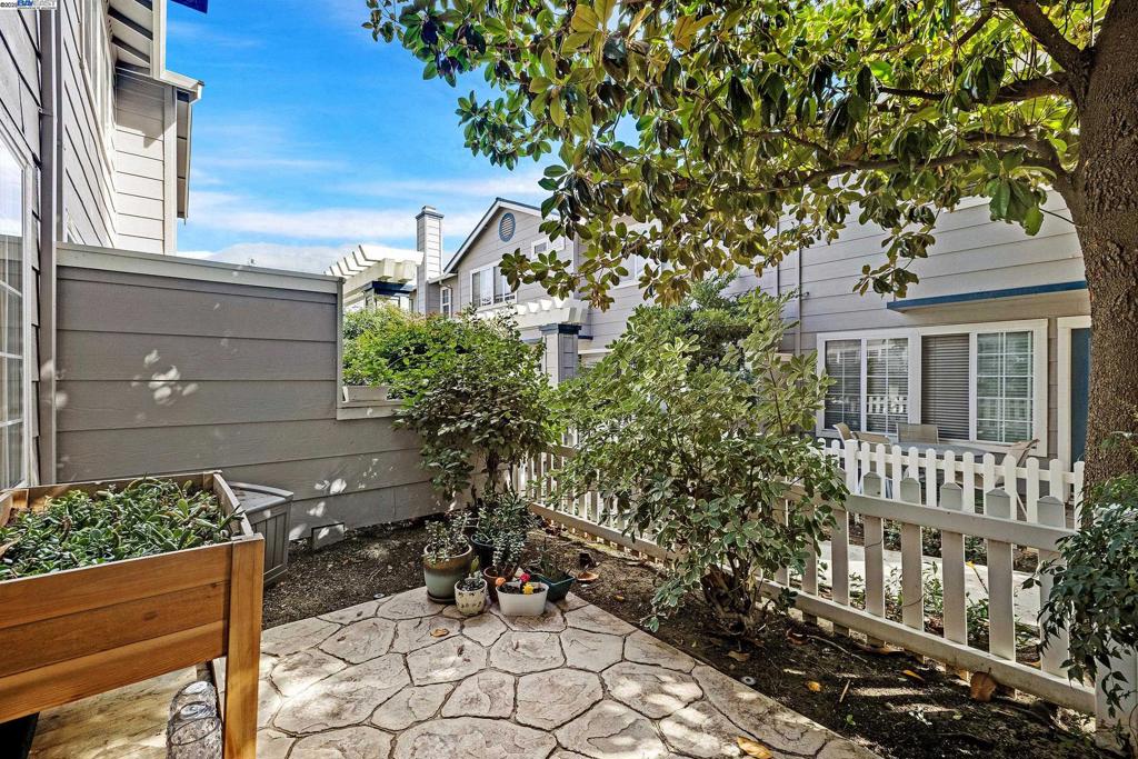 SUMMERGATE - Residential