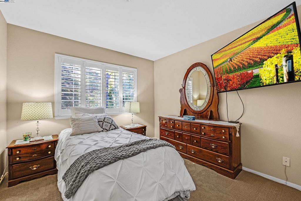 SUMMERGATE - Residential