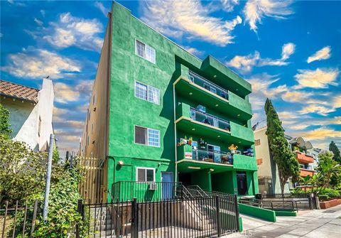 Photo of 316 S New Hampshire Ave #301, Los Angeles, CA 90020 (MLS # SR26092471)
