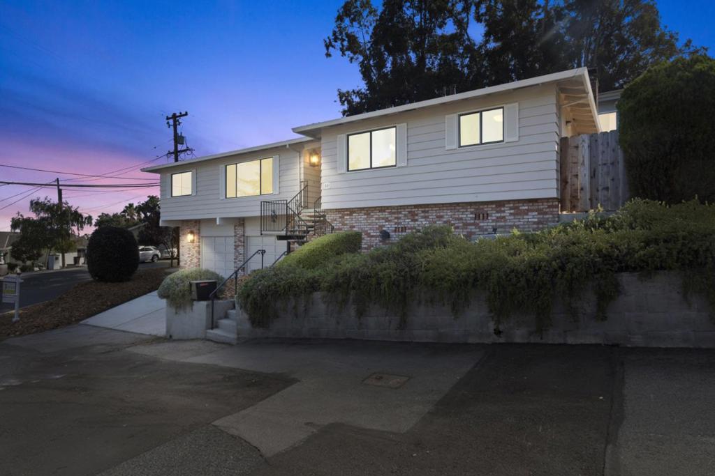 509 Hillside Road