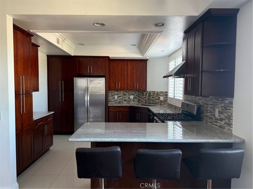 2 bed, 2 bath with 1397 sq ft, large bedroom with an open concept floor plan. High ceilings with great view from 4th floor. Large Kitchen with granite countertops and stainless-steel appliances with laundry appliance in unit. Hardwood floors throughout with tiles in the kitchen and bathrooms. Large open living and dining room with large sliders with logs of natural light, Unit comes with an attached 2 car tandem parking space. Building includes a partially covered pool. Close to great restaurants and shops. Beverly Hills school district. Minutes away from Rodeo Drive, Cedars Sinai, Beverly Center, and the grove, Unit available for rent now.