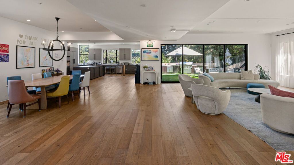 Photo of 641 Elkins Road, Los Angeles, CA 90049 (MLS # 25576861)