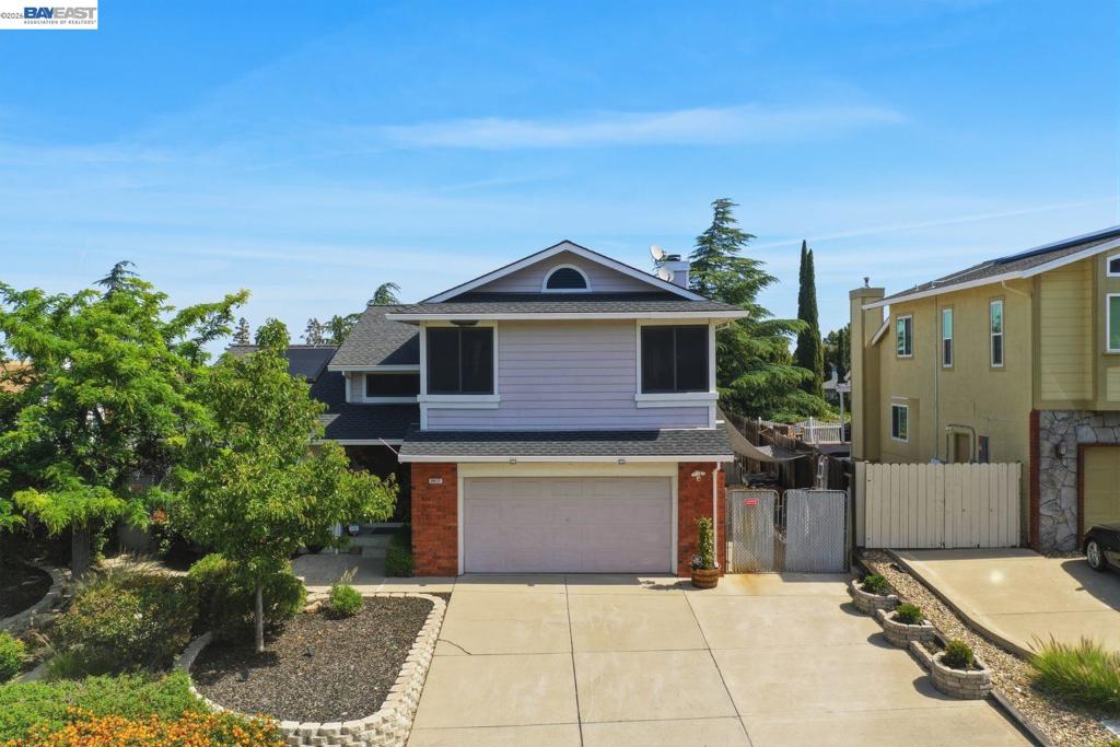 3917 Warbler Dr