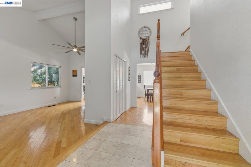 3917 Warbler Dr