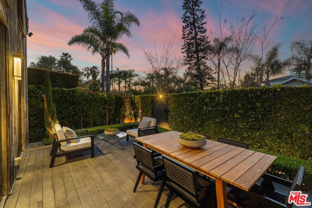 Photo of 752 Palms Boulevard, Venice, CA 90291 (MLS # 26664521)