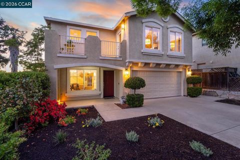 Photo of 592 Ross Circle Cir, Martinez, CA 94553 (MLS # 41128416)