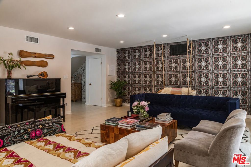 3122 Dona Susana Drive