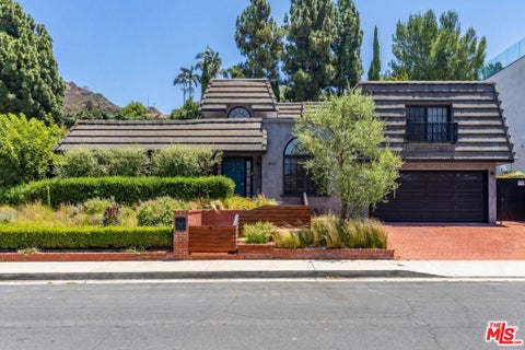 Photo of 3122 Dona Susana Drive, Los Angeles, CA 91604 (MLS # 26866079)