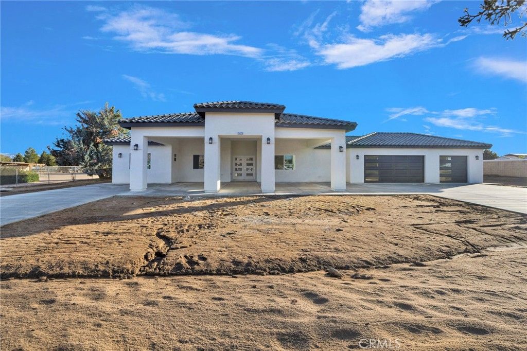Photo of 15179 Olive St, Hesperia, CA 92345 (MLS # HD26038976)
