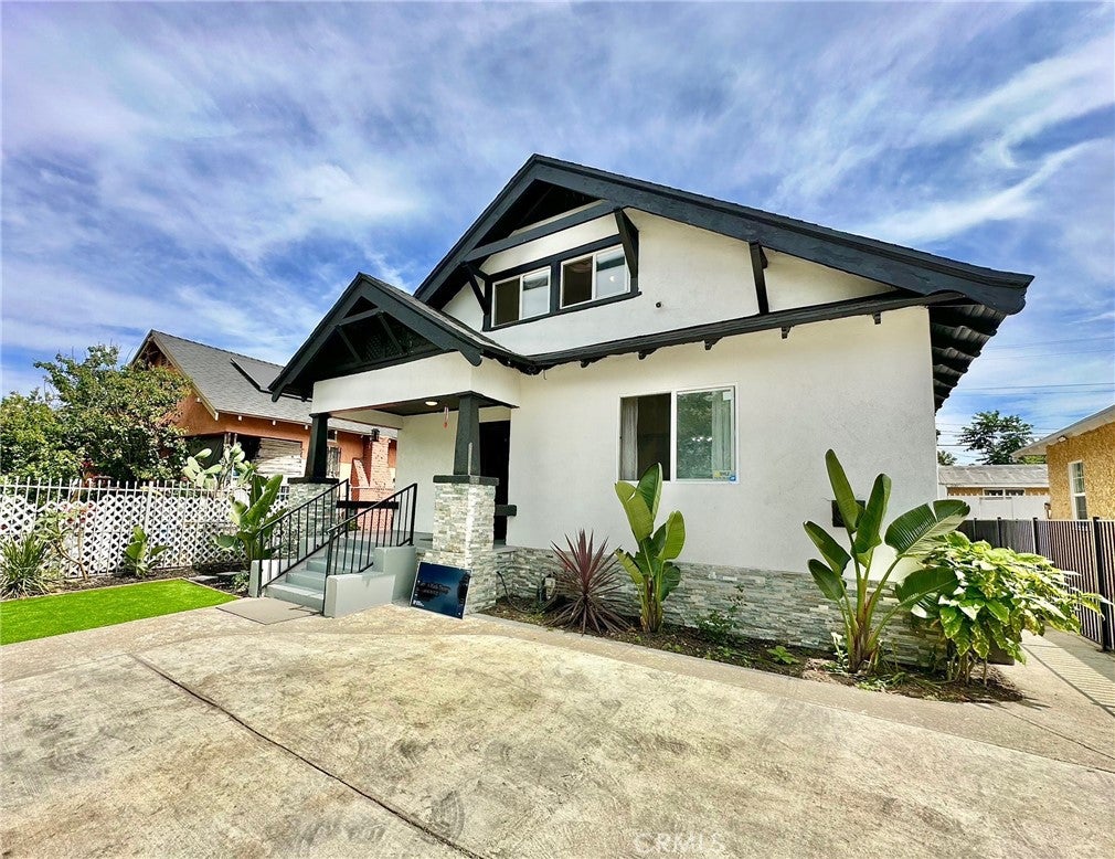 160 W 48th ST, Los Angeles CA 90037