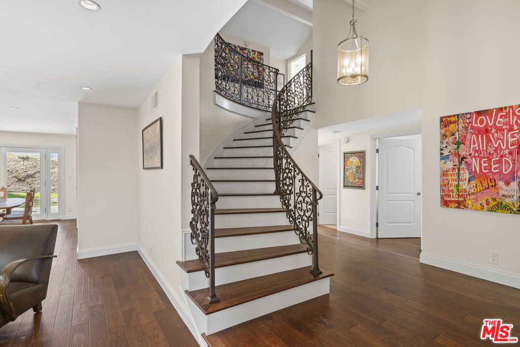 Photo of 3804 Vista Linda Drive, Encino, CA 91316 (MLS # 25618733)