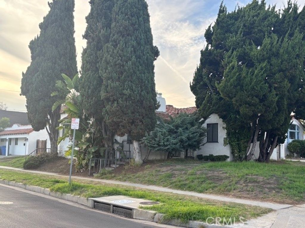 Photo of 2055 Parnell, Los Angeles, CA 90025 (MLS # SR25260630)