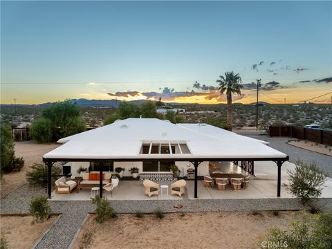 Photo of 2837 Border Avenue, Joshua Tree, CA 92252 (MLS # JT25223451) Photo of 2837 Border Avenue, Joshua Tree, CA 92252 (MLS # JT25223451)