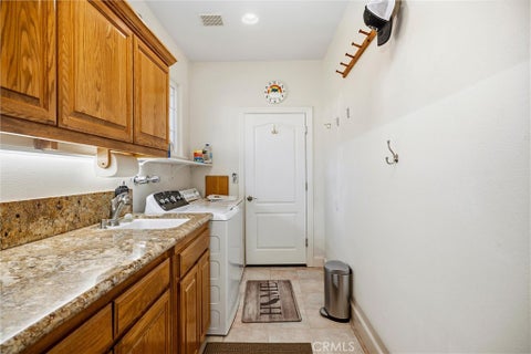 Tiny photo for 2017 Knollglen Court, Paso Robles, CA 93446 (MLS # NS26230926)