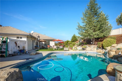 Tiny photo for 2017 Knollglen Court, Paso Robles, CA 93446 (MLS # NS26230926)