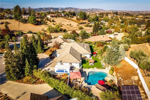 Tiny photo for 2017 Knollglen Court, Paso Robles, CA 93446 (MLS # NS26230926)
