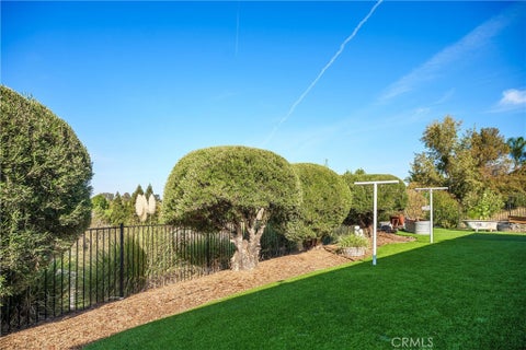 Tiny photo for 2017 Knollglen Court, Paso Robles, CA 93446 (MLS # NS26230926)