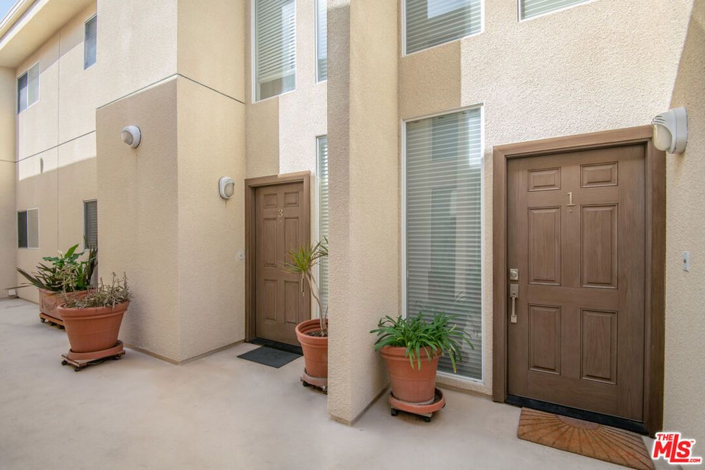 Photo of 916 15th Street #1, Santa Monica, CA 90403 (MLS # 26674131)