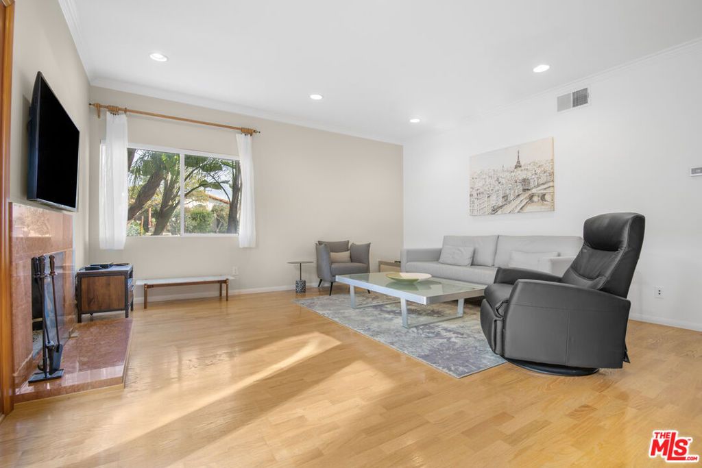 Photo of 916 15th Street #1, Santa Monica, CA 90403 (MLS # 26674131)