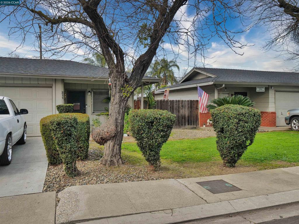 211 Kingston Lane