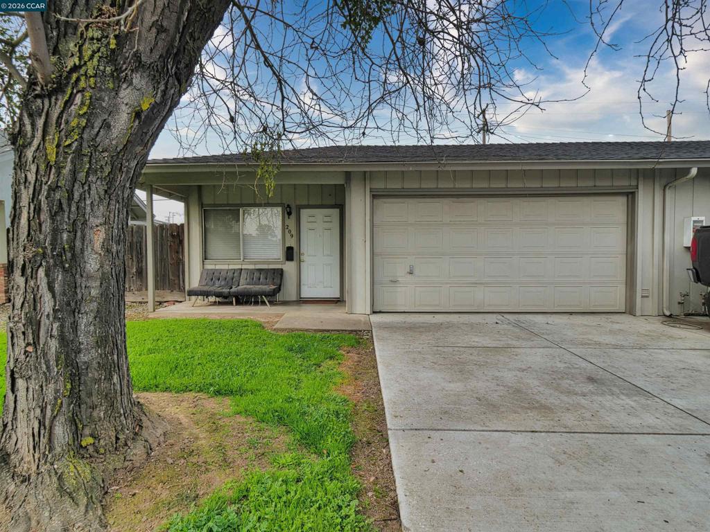 211 Kingston Lane