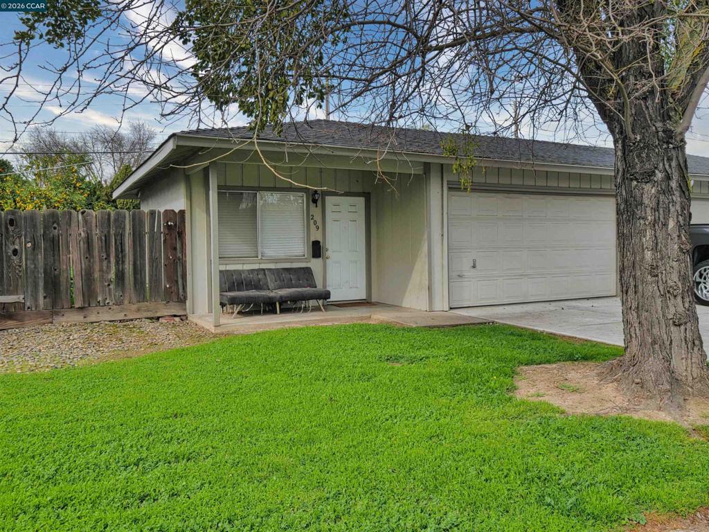 211 Kingston Lane