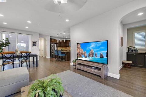 Photo of 3004 3004 Sonsilla Lane Ln, San Ramon, CA 94582 (MLS # 41125877)