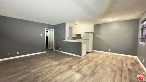 Photo of 837 S Ardmore Avenue #2, Los Angeles, CA 90005 (MLS # 25630897)