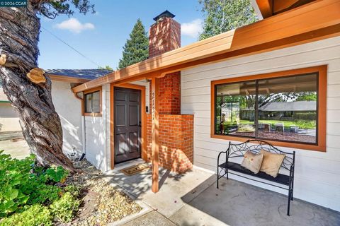 Photo of 2131 Ahneita Dr DR, Pleasant Hill, CA 94523 (MLS # 41135232)