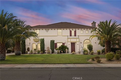 Photo of 12682 Mar Vista Drive, Apple Valley, CA 92308 (MLS # HD25225282)