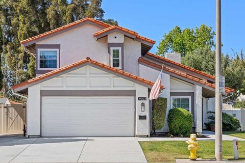 Photo of 4903 Via Cinta, San Diego, CA 92122 (MLS # 260008745SD)