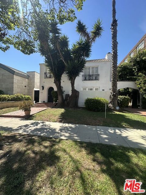 Photo of 137 S Rexford Drive #1, Beverly Hills, CA 90212 (MLS # 26784193)