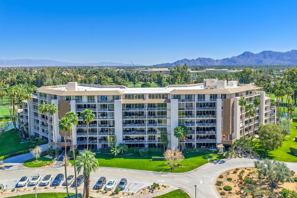 900 Island Drive 703
