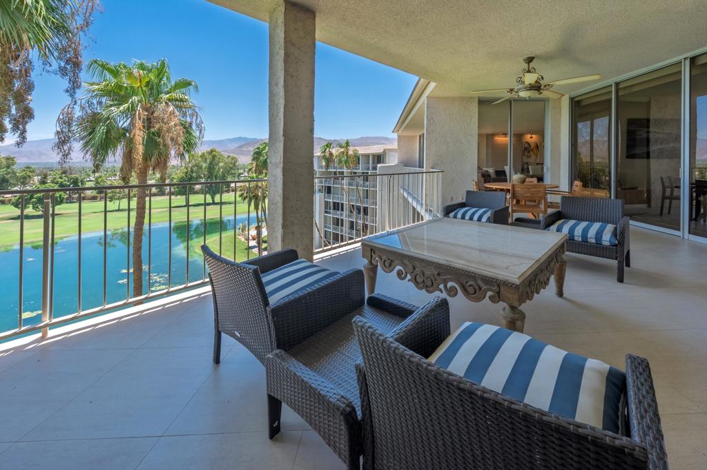 900 Island Drive 703