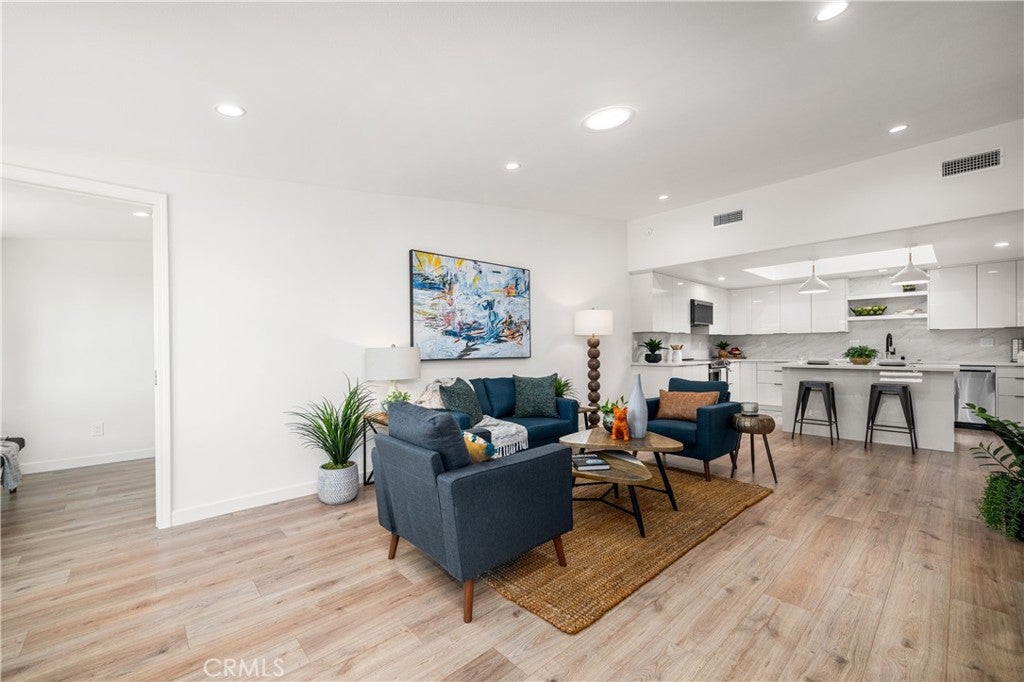 1080 Brookline Road 213B