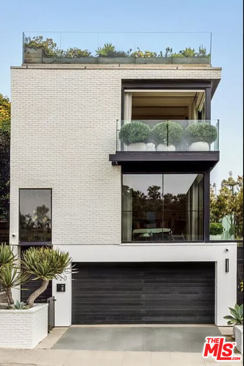 120 Hart Avenue