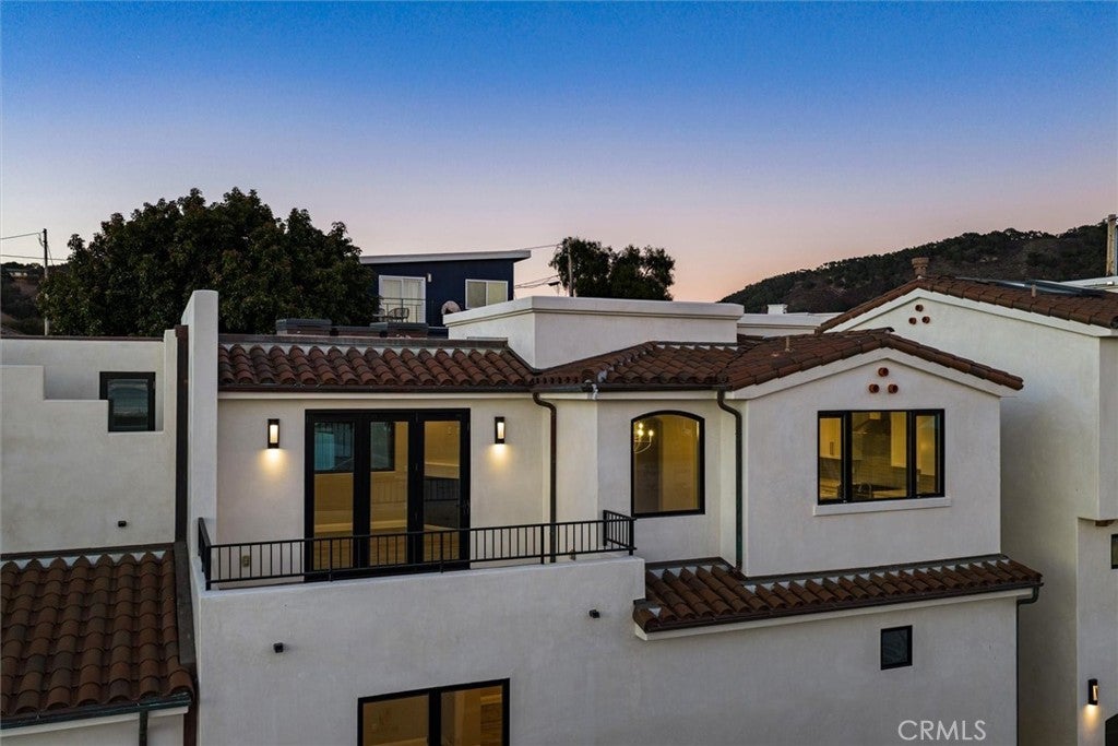 151 San Luis Street