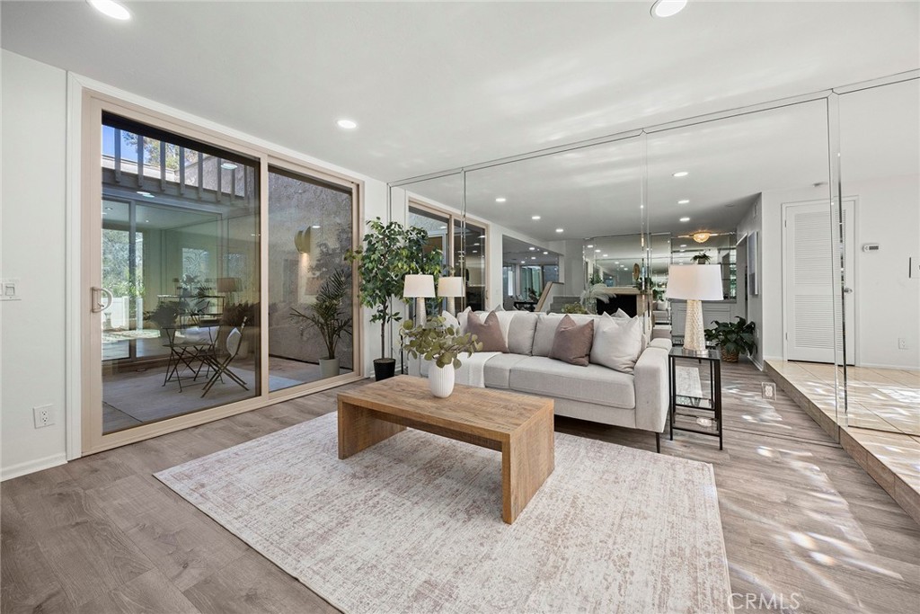 6515 E Circulo Dali