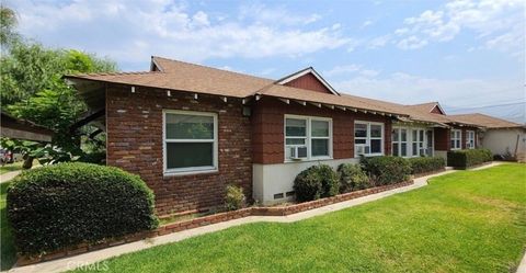 Photo of 2544 N Buena Vista Street, Burbank, CA 91504 (MLS # GD26049249)