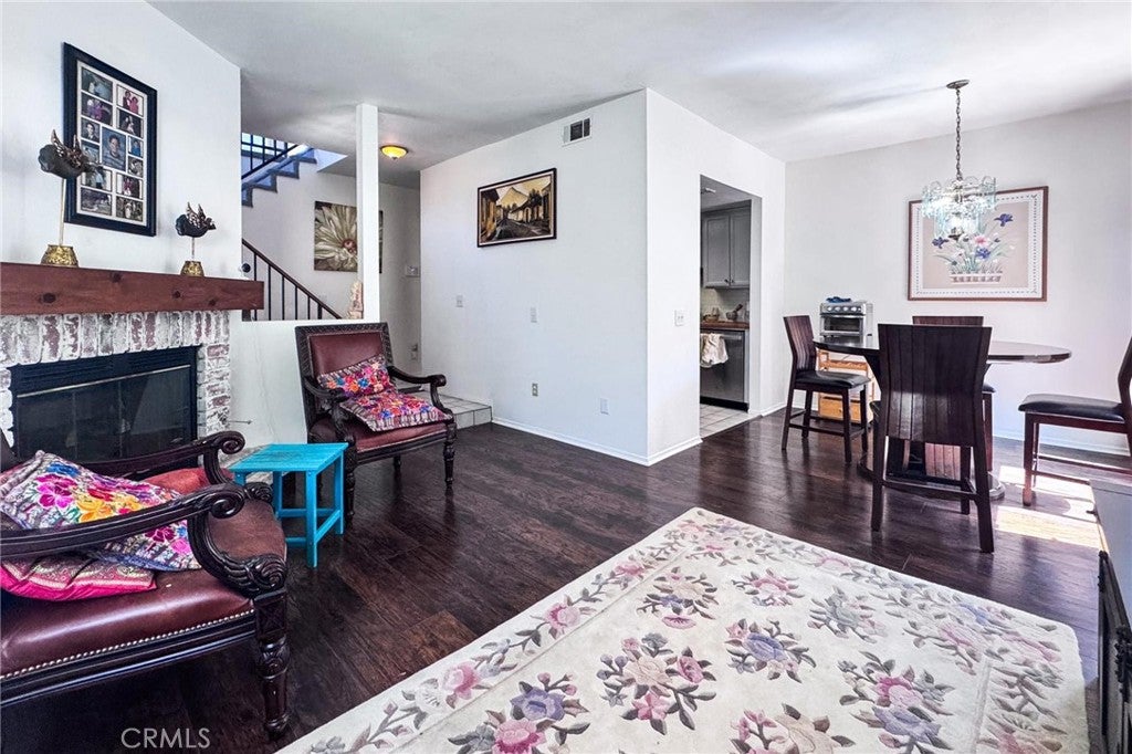 544 N Orange B