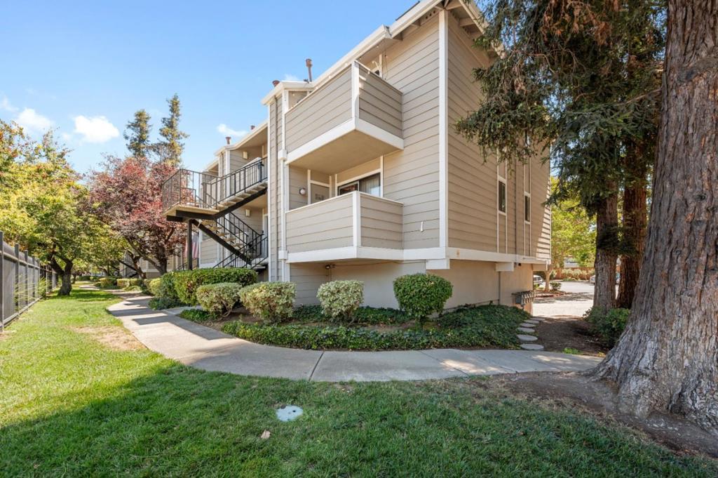 Discover your cozy haven in the heart of San Jose. This charming 1-bedroom, 1-bathroom home offers 560 sq ft of comfortable living space. Step through the keyless entry front door into the open-concept living room that includes a balcony. The remodeled kitchen boasts full size, stainless steel Bosch appliances with elegant granite countertops and a breakfast bar seamlessly connecting the kitchen to the family room creating an inviting atmosphere for both daily living and entertaining. Flooring throughout the home includes tile, luxury vinyl plank flooring, and carpet providing a versatile foundation for your personal style. Stay comfortable year-round with a stylish ceiling fan in the living room for cooling and forced air heating. The community features professional landscaping, fencing, and a hot tub, perfect for relaxing. A walk-in closet with custom shelving offers ample storage space, while the in-unit washer and dryer ensure convenient laundry days. The home includes one private garage space, and an assigned parking space-a rare and valuable amenity in this area! Located minutes from downtown San Jose, Willow Glen, tech campuses, SJSU, and public transportation as well as easy access to freeways. Experience the blend of amenities and urban living in vibrant San Jose!