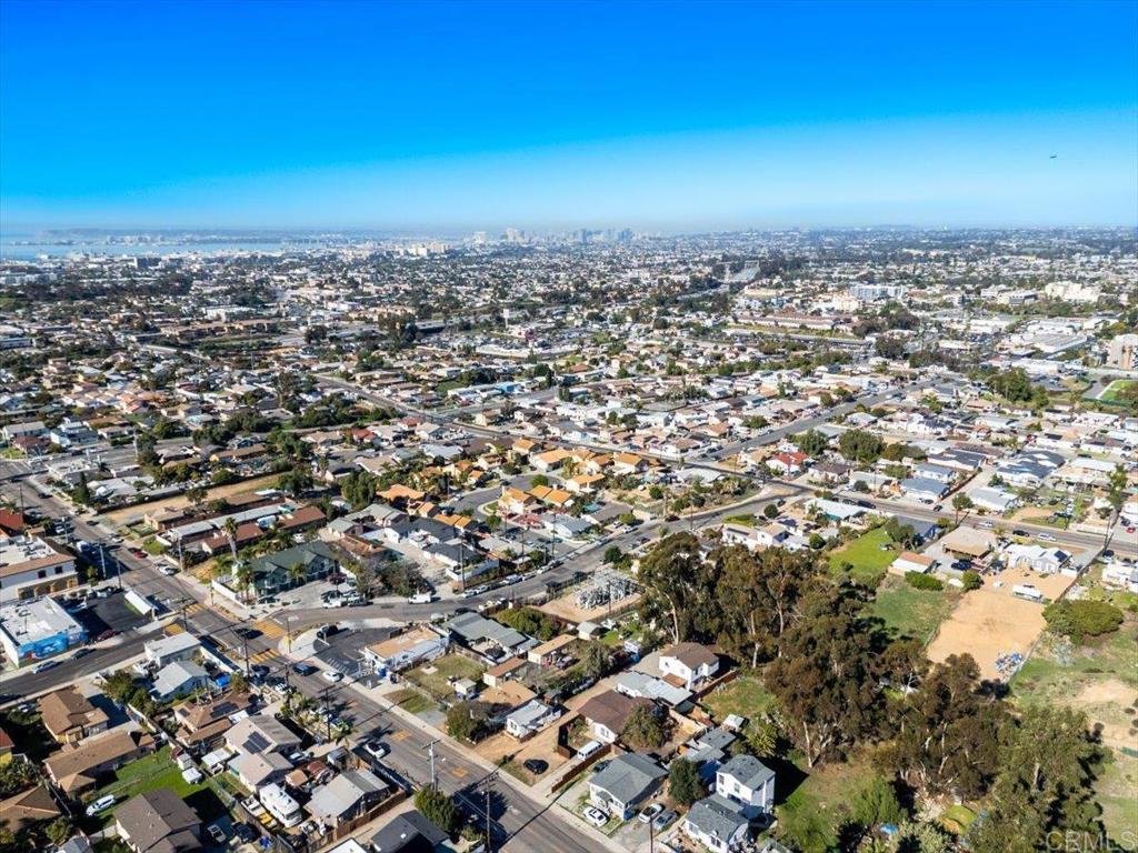 2641 45 E 18th Street